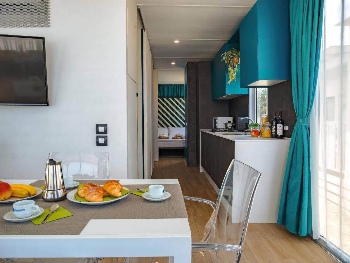 Club Del Sole Pini Boutique Resort Punta Marina Exterior photo