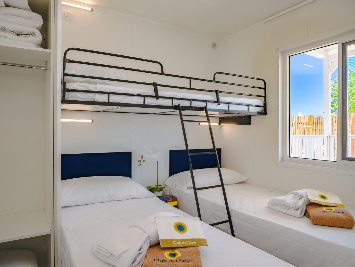 Club Del Sole Pini Boutique Resort Punta Marina Exterior photo